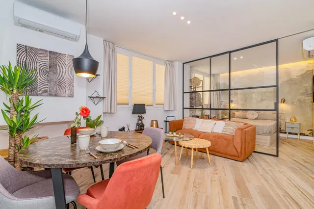 Edificio gran lujo  nuevo...... totalmente reformado y equipado con mobiliario exclusivo  en pleno centro de Granada!! — 3