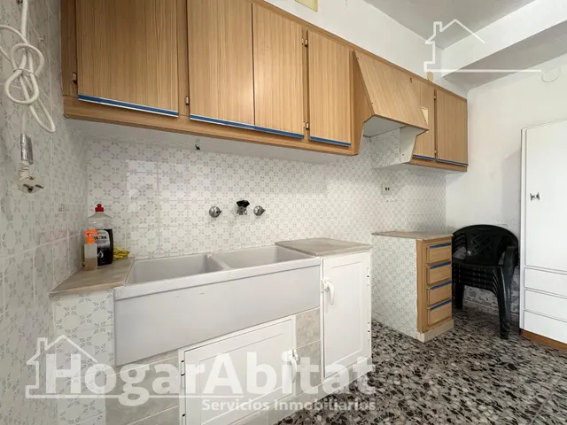 APARTAMENTO CON DOS BALCONES Y GARAJE CERCA DE LA PLAYA — 10
