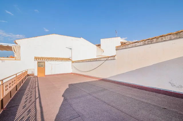 Amplia y Luminosa Casa en el Corazón de Monachil — 46