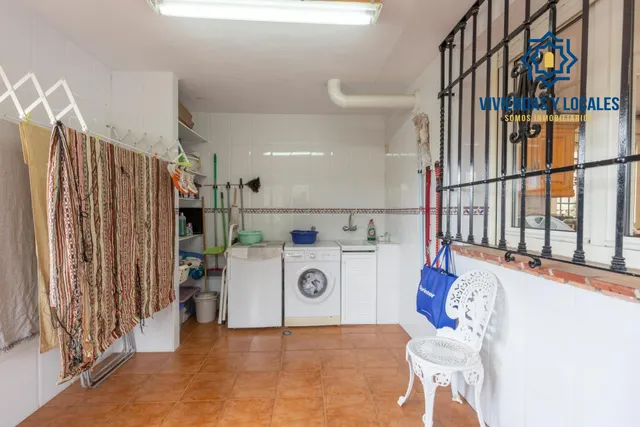 Complejo industrial con vivienda en Alhendín con 2500 metros cuadrados — 21