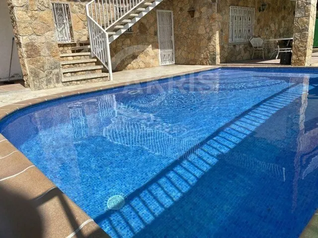Chalet Independiente en Lloret de Mar — 41