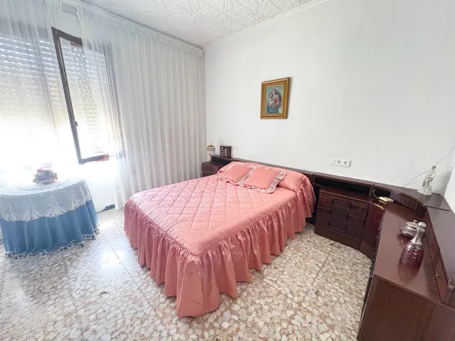 Casa con gran potencial y parcela de 225 m2 en el centro de Los Montesinos — 10