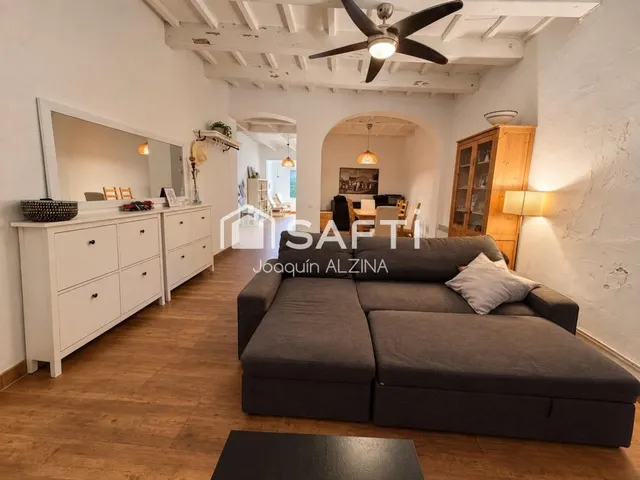 Casa céntrica con patio y 6 habitaciones en Mahón. — 14