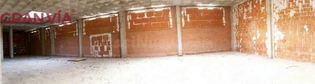 Local en obra con muchas posibilidades — 5