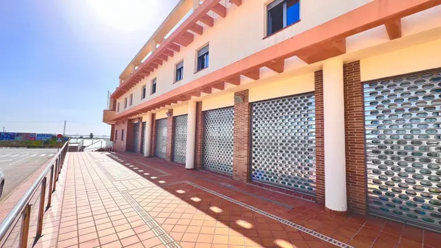 Hotel en venta en Los Montesinos — 2