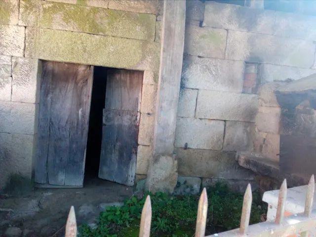 OPORTUNIDAD, SE VENDE CASA PARA RESTAURAR EN AMOEIRO!!! TOTA - foto 4