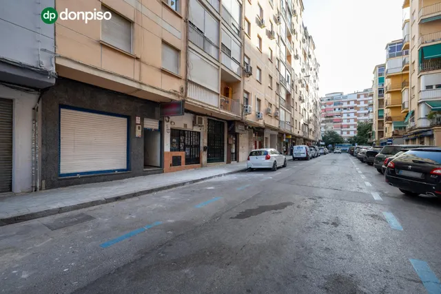 ¡Oportunidad Única en Angel Barrios! Local de 147m2 por solo 190.000€ — 8
