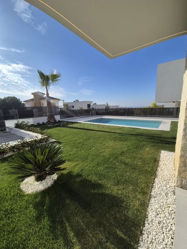 Villas de lujo de obra nueva en Sierra Cortina: tu sueño hec - foto 3