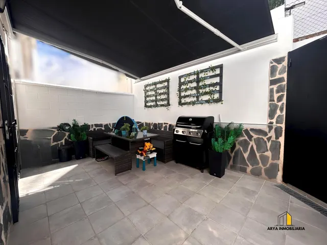 CHALET ADOSADO TOTALMENTE REFORMADO · CALIDAD, LUZ Y CONFORT — 19