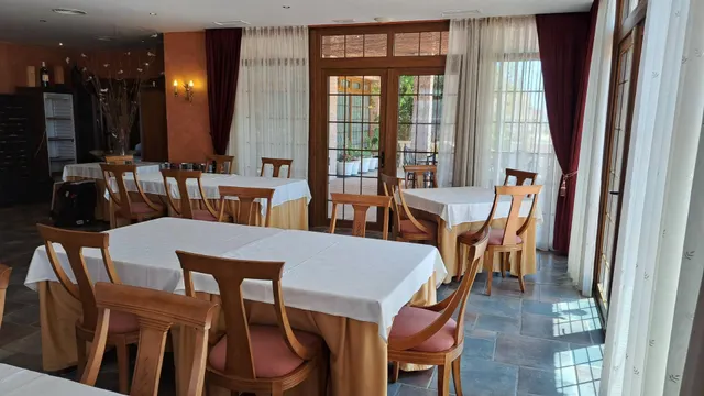 RESTAURANTE EN CABO ROIG. CON 871 M2. — 44