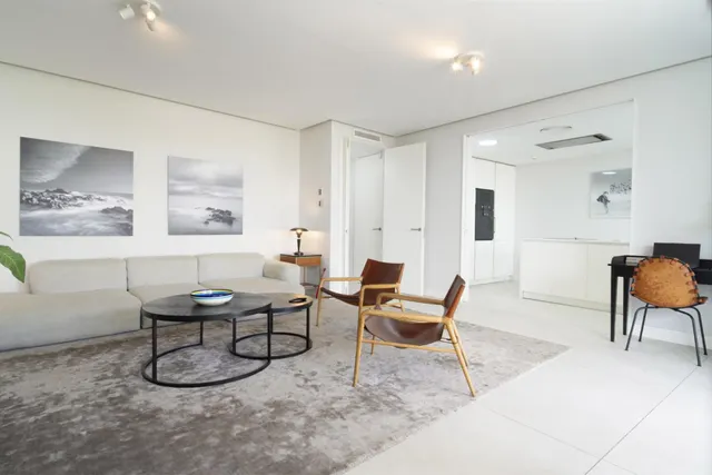 Apartamento de 2 dormitorios con vistas al mar en Estepona — 10