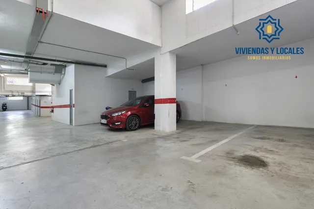 Ático en venta en La Zubia — 28