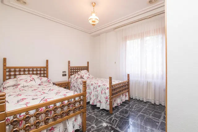ESPECTACULAR CHALET EN ZONA CIUDAD JARDIN — 12