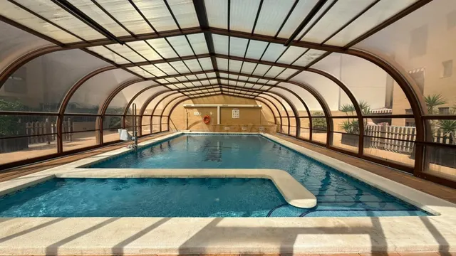 PISO DE TRES DORMITORIOS CON PISCINA CLIMATIZADA, GIMNASIO Y - foto 3
