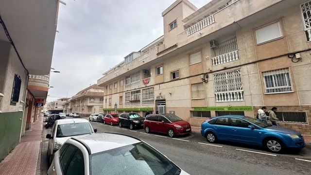 Apartamento luminoso 2 hab 1 baño en zona residencial Torrevieja — 6