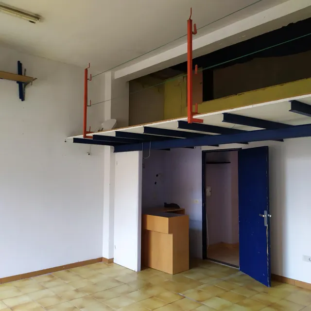SE ALQUILA LOCAL COMERCIAL EN BELVIS — 3