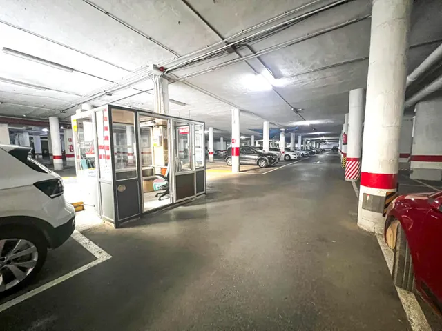 Plaza de Garaje para Coche en Venta en Ensanche Diputación — 4