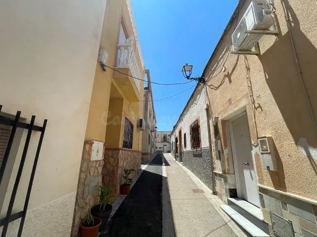 SE VENDE casa OKUPA en C Tesoro 6 de Vera - foto 3