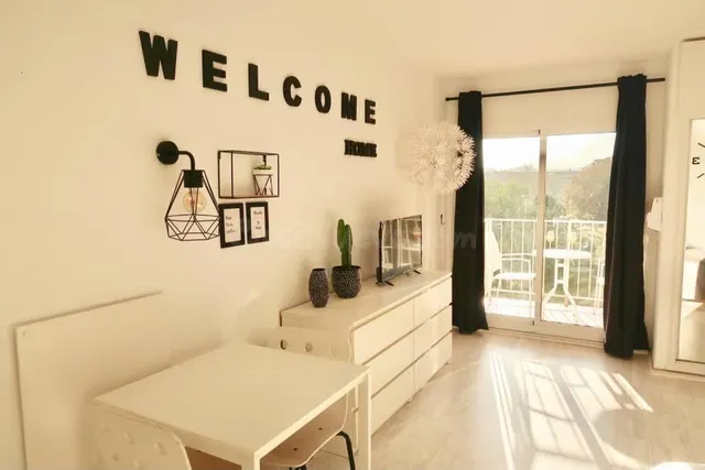 Estudio reformado con licencia turistica en Gamonal, Benalmadena — 5