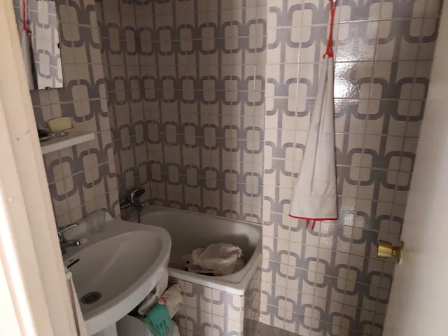 Piso exterior en buen edificio junto a Avda. Gran Capitán — 25