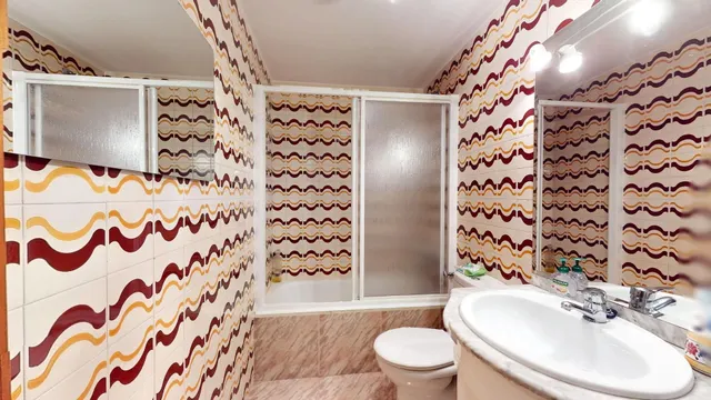 Amplio piso de 141 m2 con cochera y trastero en calle Gonzalo Ximénez de Quesada — 29
