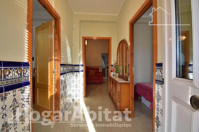 CASA CON TERRAZA Y VISTAS DESPEJADAS A LA MONTAÑA — 47