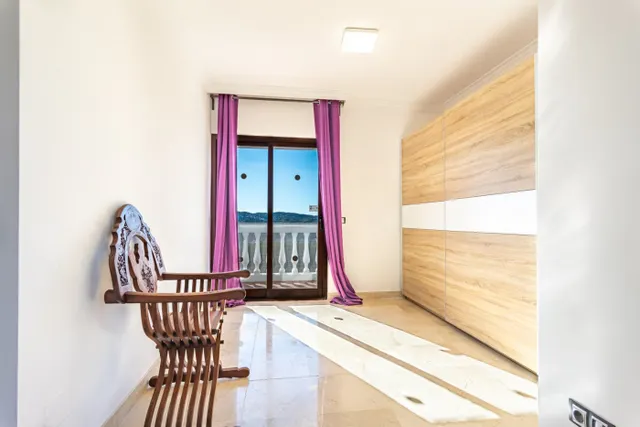 Villa Reformada con Vistas Panorámicas en la Sierrezuela — 26
