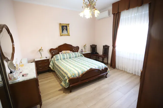Casa en planta baja para entrar a vivir con 3 dormitorios, cocina amplia, salón, comedor, 2 patios y lavadero — 7