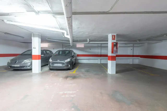 Ideal inversores!!! 35 plazas de aparcamiento y 5 trasteros, todo alquilado — 9