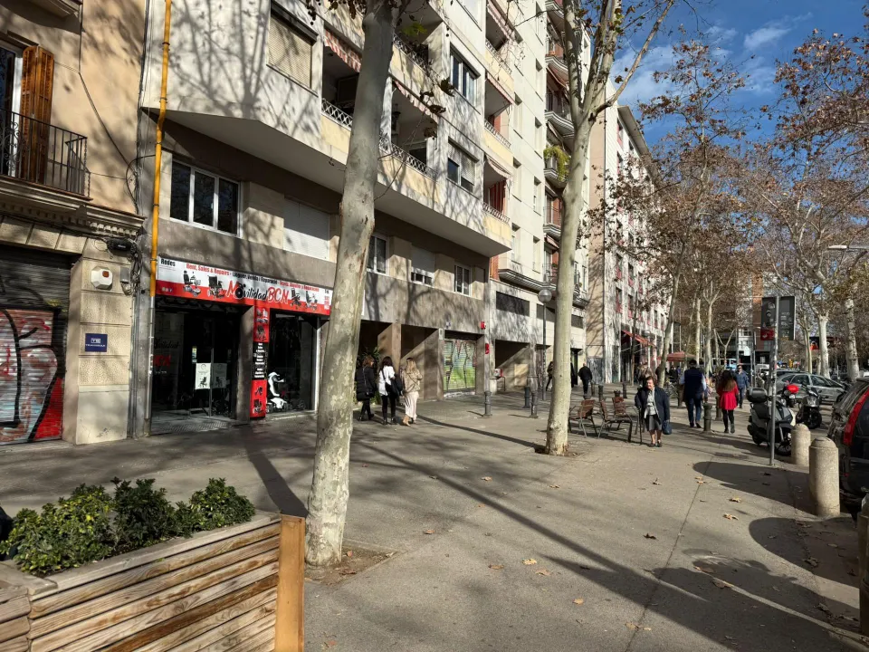 Local Comercial en venta frente al Parc de la Ciutadella.