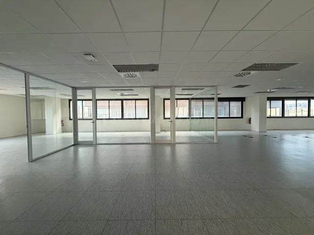 Oficinas en la zona de gran via 2 exteriores diafana con pk — 2