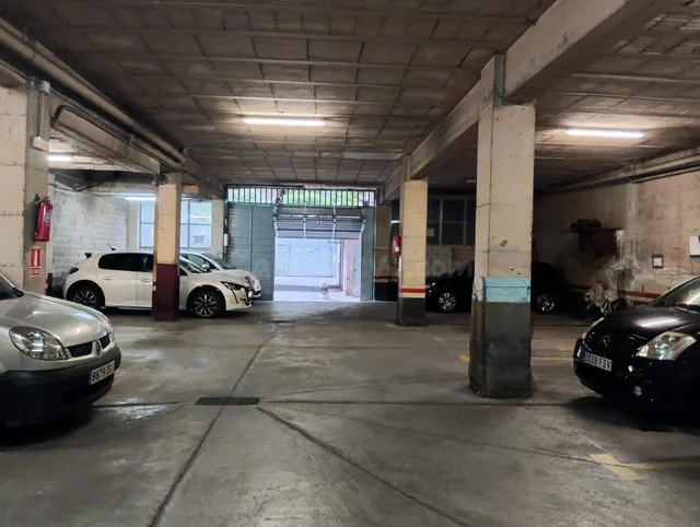 PLAZA DE PARKING PARA COCHE MEDIANO - foto 4