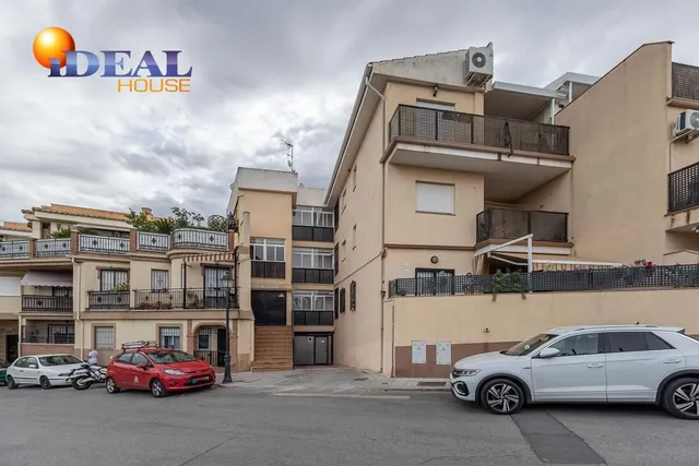 Piso en urbanización con piscina en Las Gabias — 23