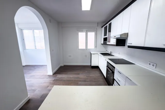 Amplio piso reformado en segunda línea de la Playa del Cura — 142 m2, 4 dormitorios, vistas al mar y orientación suroeste — 6