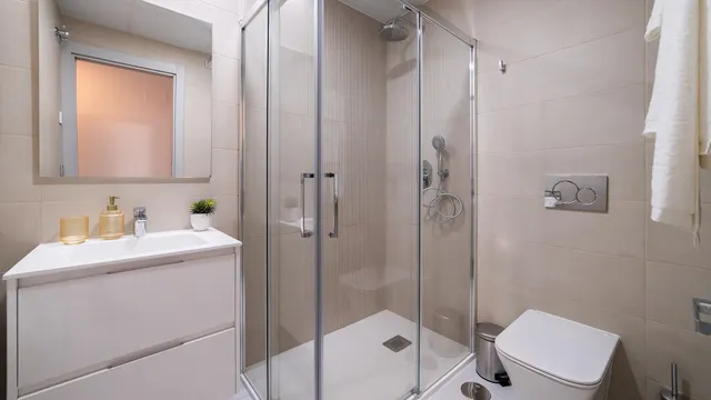 Exclusivo Apartamento en Playa de Poniente, Benidorm — 11