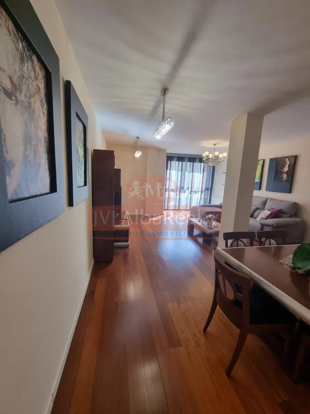 Se vende magnifica vivienda en pleno centro de la ciudad con - foto 2