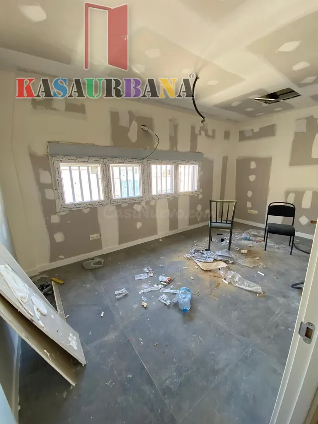 KASAURBANA ofrece en ALQUILER NAVE EN VALDEMORO - foto 3