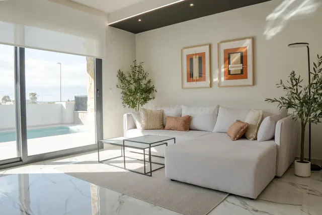 Villa con piscina privada, solárium y 3 habitaciones en Ciud - foto 4