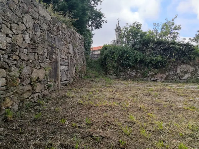 Conjunto de viviendas semirestauradas en Baio — 45