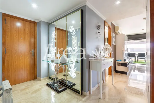 IMPECABLE VIVIENDA EN ESQUINA CON TERRAZA A nivel -PARKING Y - foto 5