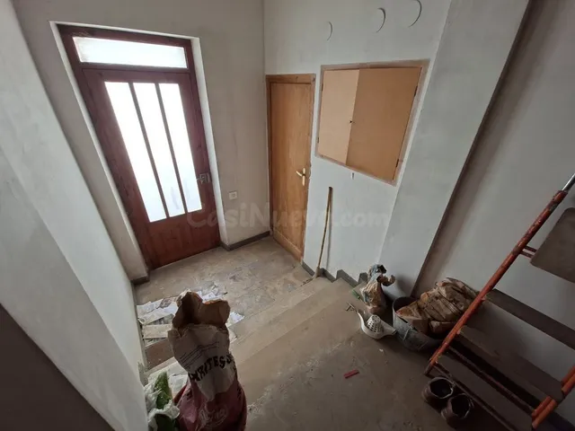 OPORTUNIDAD – CASA ESQUINERA PARA REFORMAR - foto 2