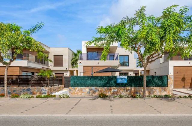 VILLA DE 3 DORMITORIOS Y 3 BAÑOS EN SAN JAVIER ( RODA ) — 48