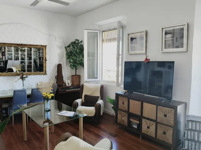 Se vende piso en cadiz , zona centro - mercado — 47