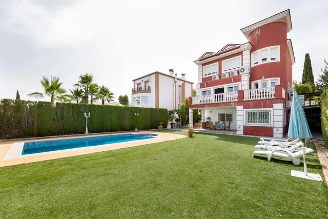 CHALET EN EL BARRIO DE MONACHIL — 11