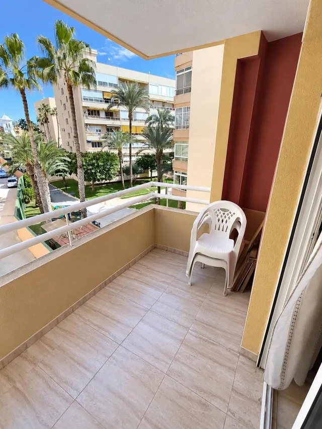 Gran apartamento en Torrevieja: 2 hab, 1 baño — 8