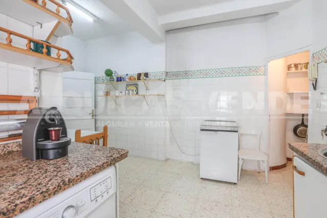 Centro-Plaza de Armas. Excelente vivienda de techos altos y  - foto 5