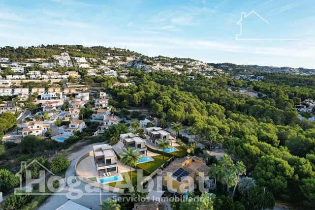 GRAN CHALET A ESTRENAR CON PISCINA, 3 TERRAZAS Y GARAJE — 9