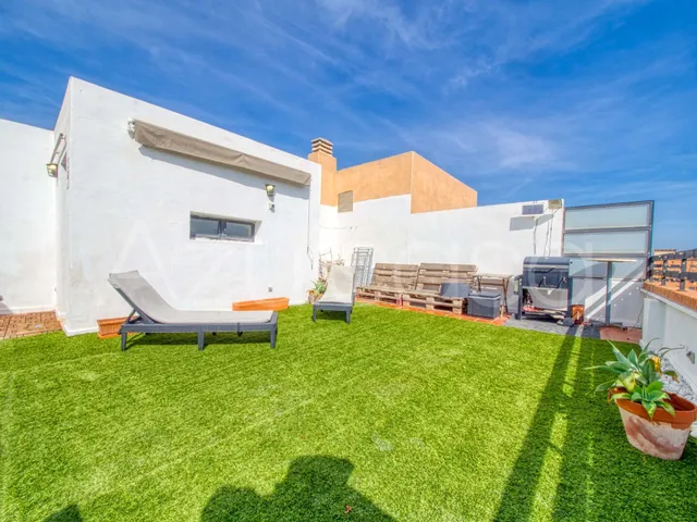 Ático en venta de 2 dormitorios y 2 baños en Gran Vía, Alica - foto 5
