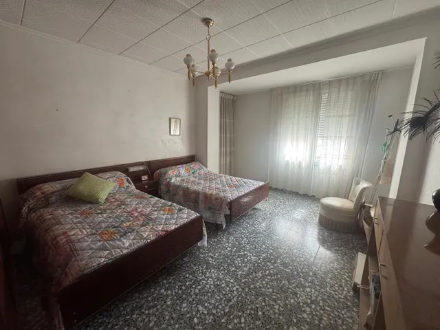 Edificio de dos apartamentos con terraza y garaje — 32