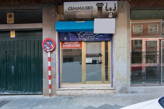 Local comercial en el centro (Plaza Gran Capitán) — 16